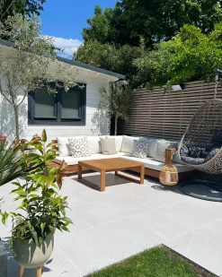 Divano angolare da giardino 5 posti MARETTIMO Lato Sinistro Legno di acacia certificato Marrone