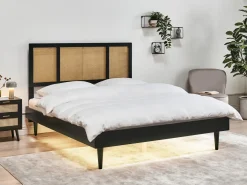 Letto con LED Rattan AURAY 160 x 200 cm Nero