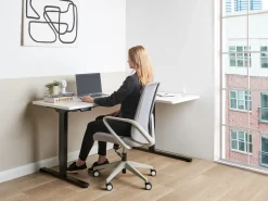 Scrivania angolare regolabile elettricamente DESTINES Bianco/Nero 160 cm 109 cm Lato destro