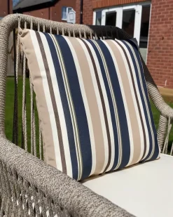 Set di 2 cuscini da esterno KASTOS A strisce 40 x 40 cm Tortora