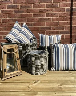 Set di 2 cuscini da esterno KASTOS A strisce 40 x 40 cm Tortora