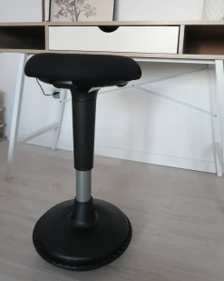 Sgabello ergonomico oscillante ESTELL Tessuto Nero