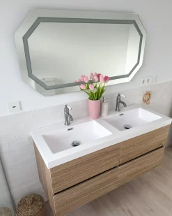 Specchio da bagno con luce LED LOCMARIAQUER 120 cm 60 cm Argento
