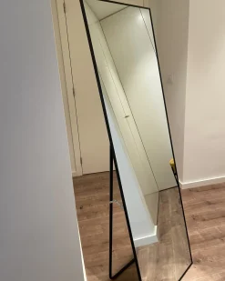 Specchio da terra BEAUVAIS 156 cm Metallo Nero