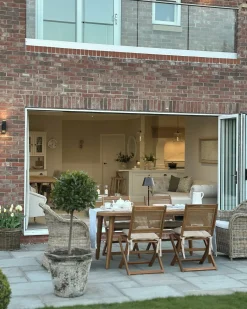Tavolo da pranzo da giardino PARAGGI 180 cm 90 cm Legno di acacia certificato Marrone