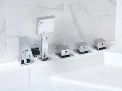 Vasca idromassaggio angolare con LED TAMULA 148 x 66 cm Bianco